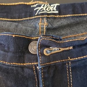 Old Navy| NWOT Flirt Darkwash Bootcut Jean's Sz 6